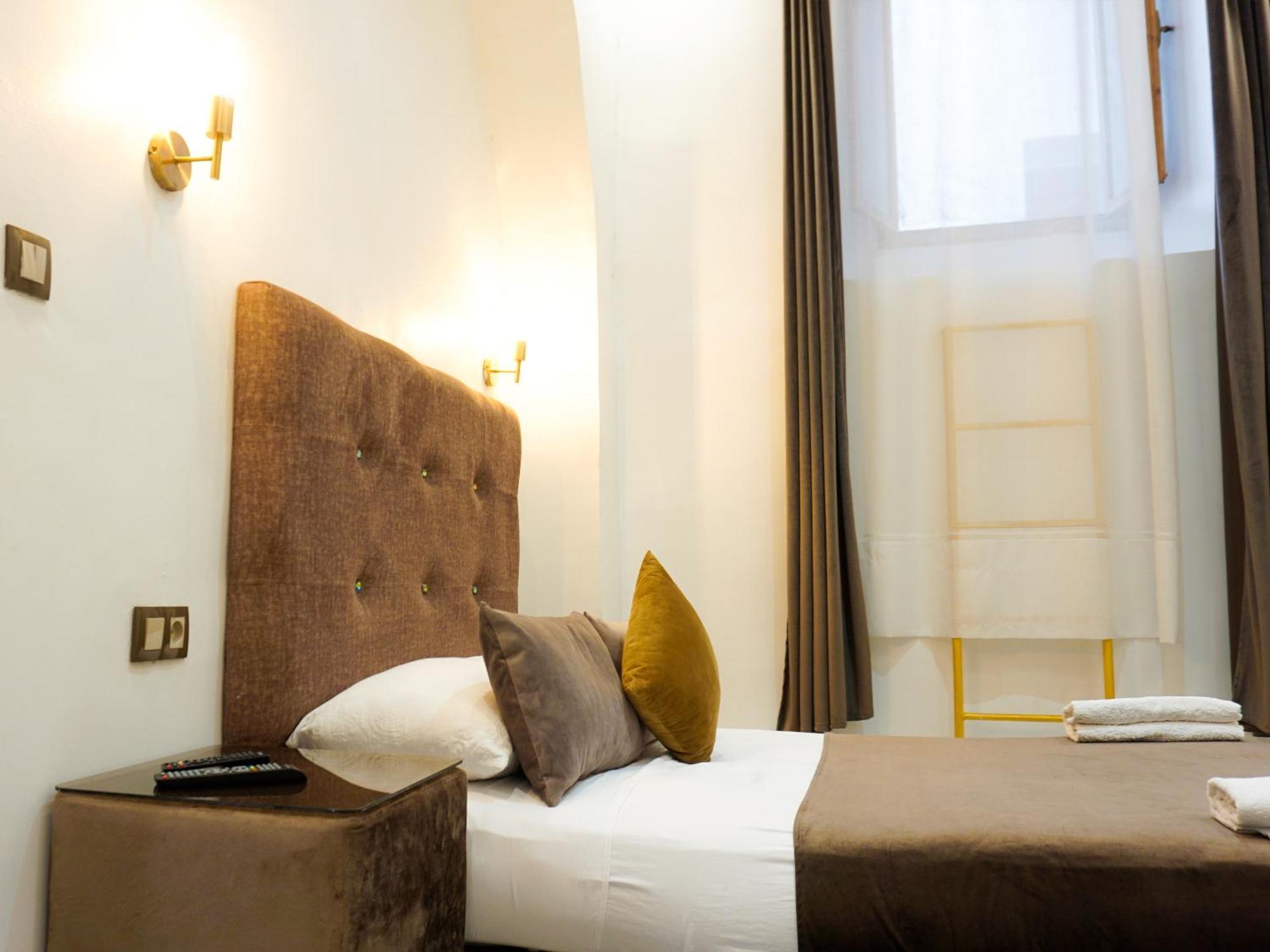 Palace 4*